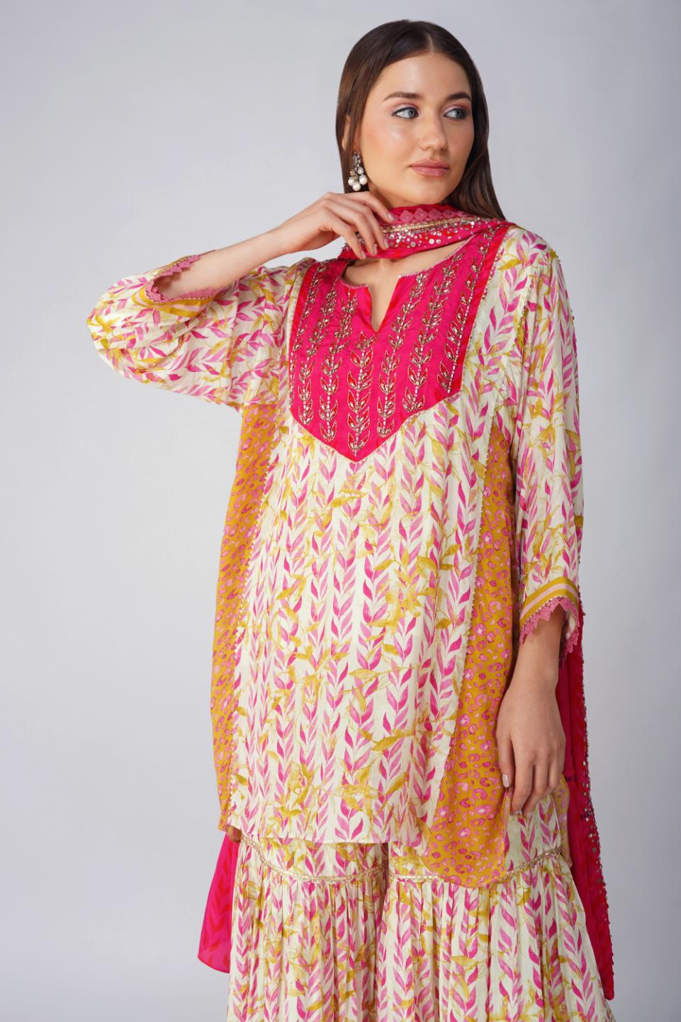 PINK LEAF PRINT GARARA SET