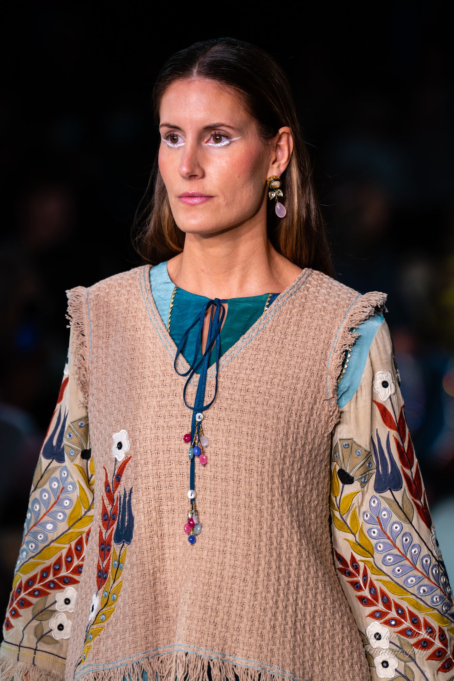 FLOWER APPLIQUE SWEATER VEST