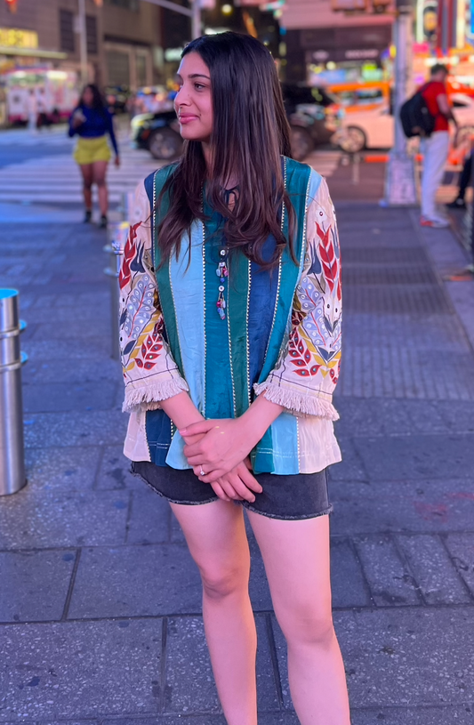 APPLIQUE SLEEVE MULTI-PANELLED TOP