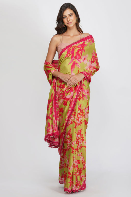 CONTRAST FLOWER PRINT SAREE
