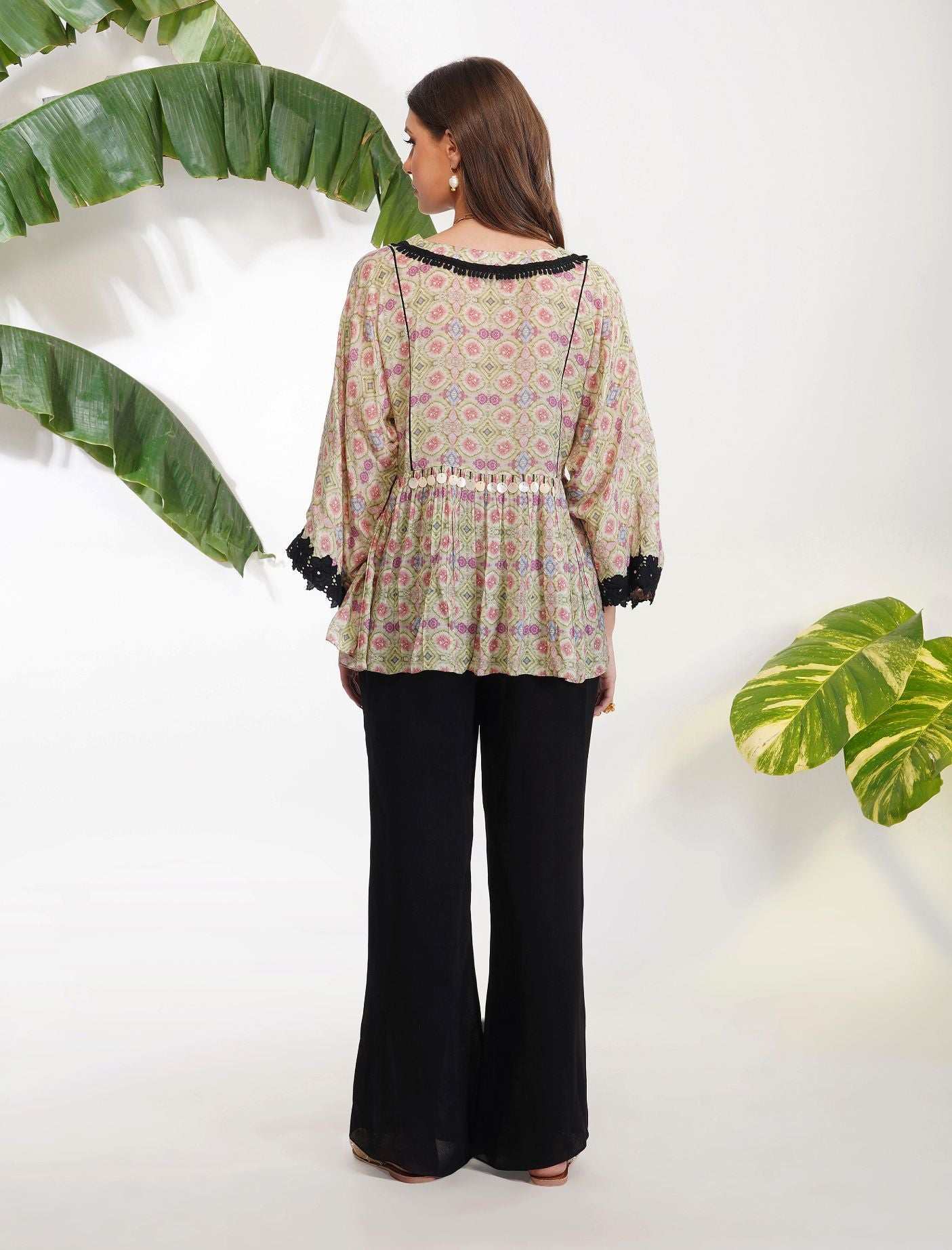 TIE-DYE TOP WITH FLOWER SLEEVES