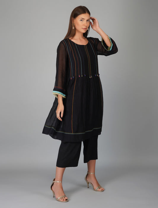 CONTRAST THREAD PLEATED TUNIC SET