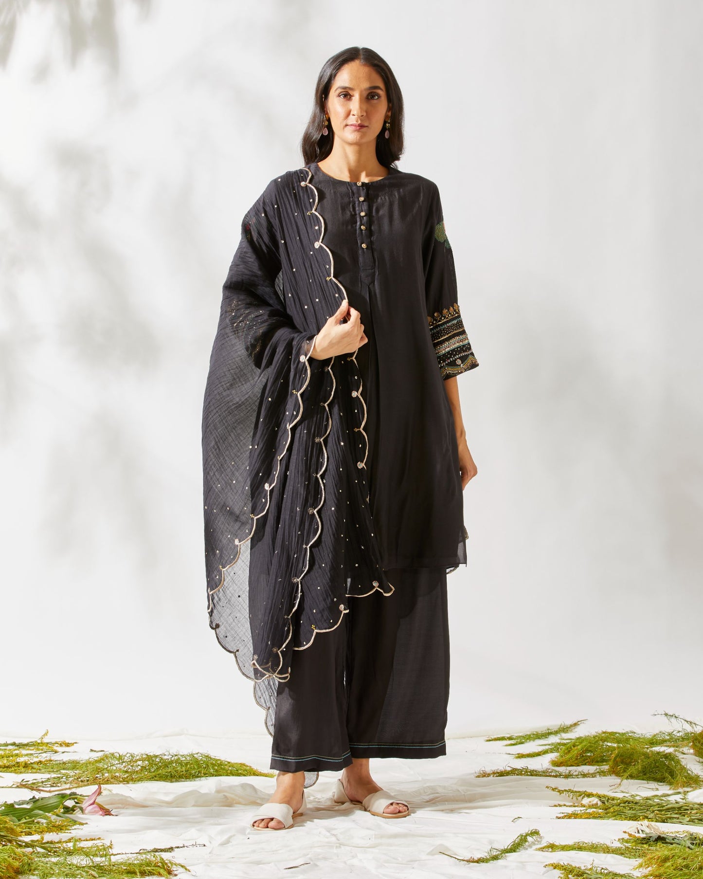 APPLIQUE SLEEVES KURTA SET