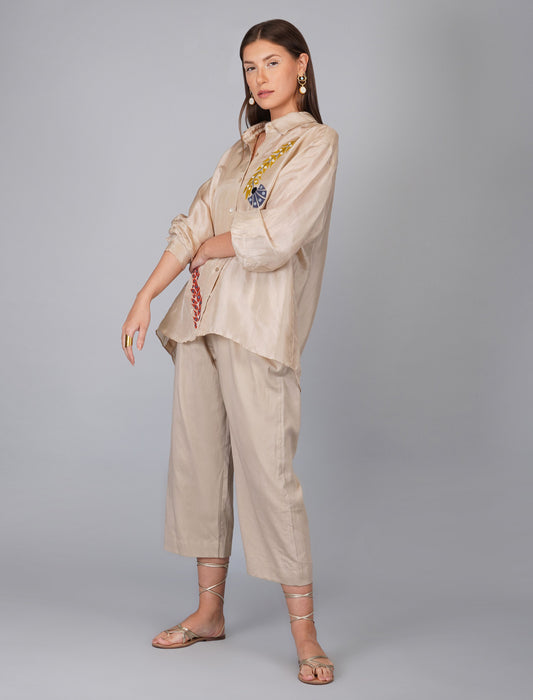 KORA OVERSIZED SHIRT WITH APPLIQUE FLOWER