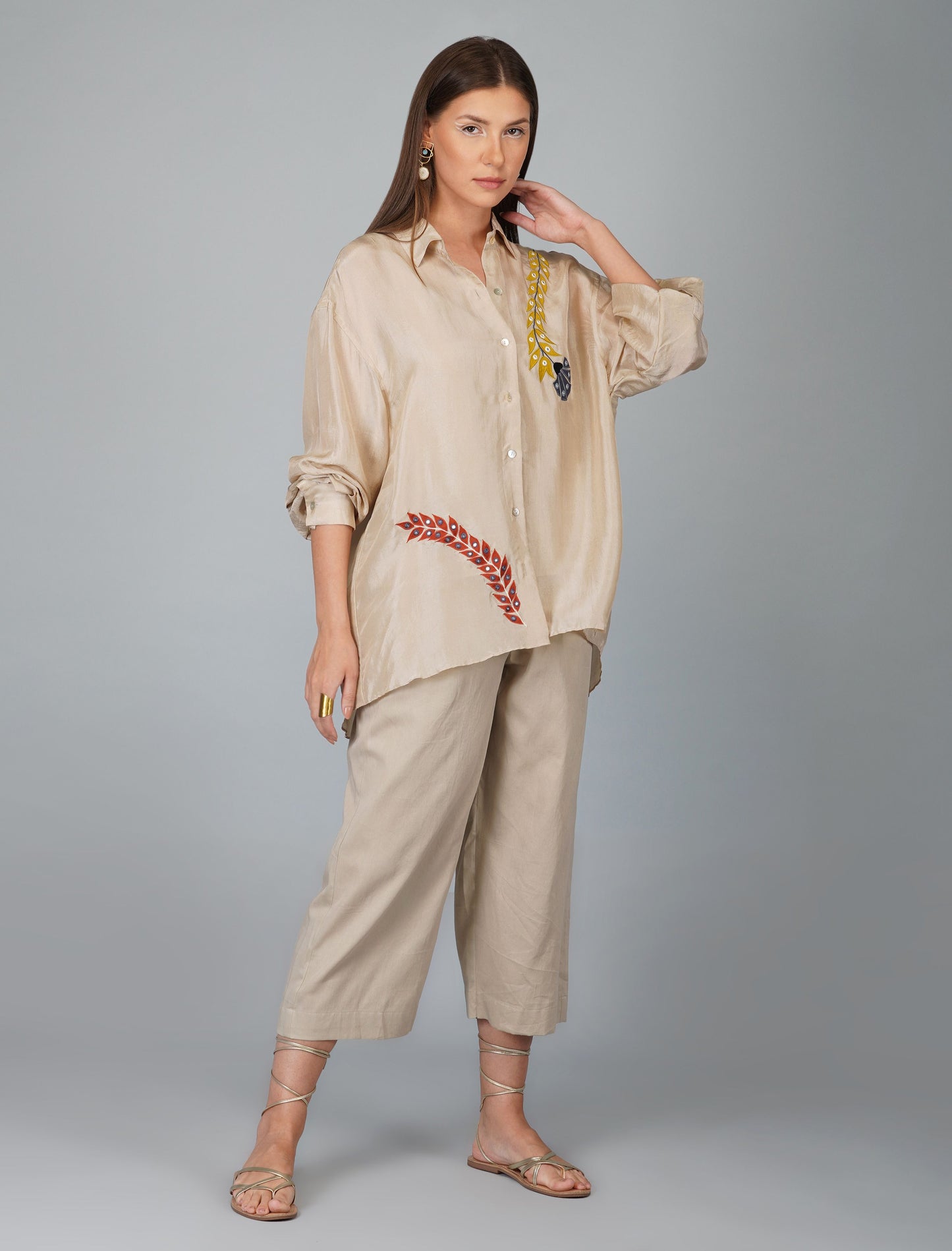 KORA OVERSIZED SHIRT WITH APPLIQUE FLOWER