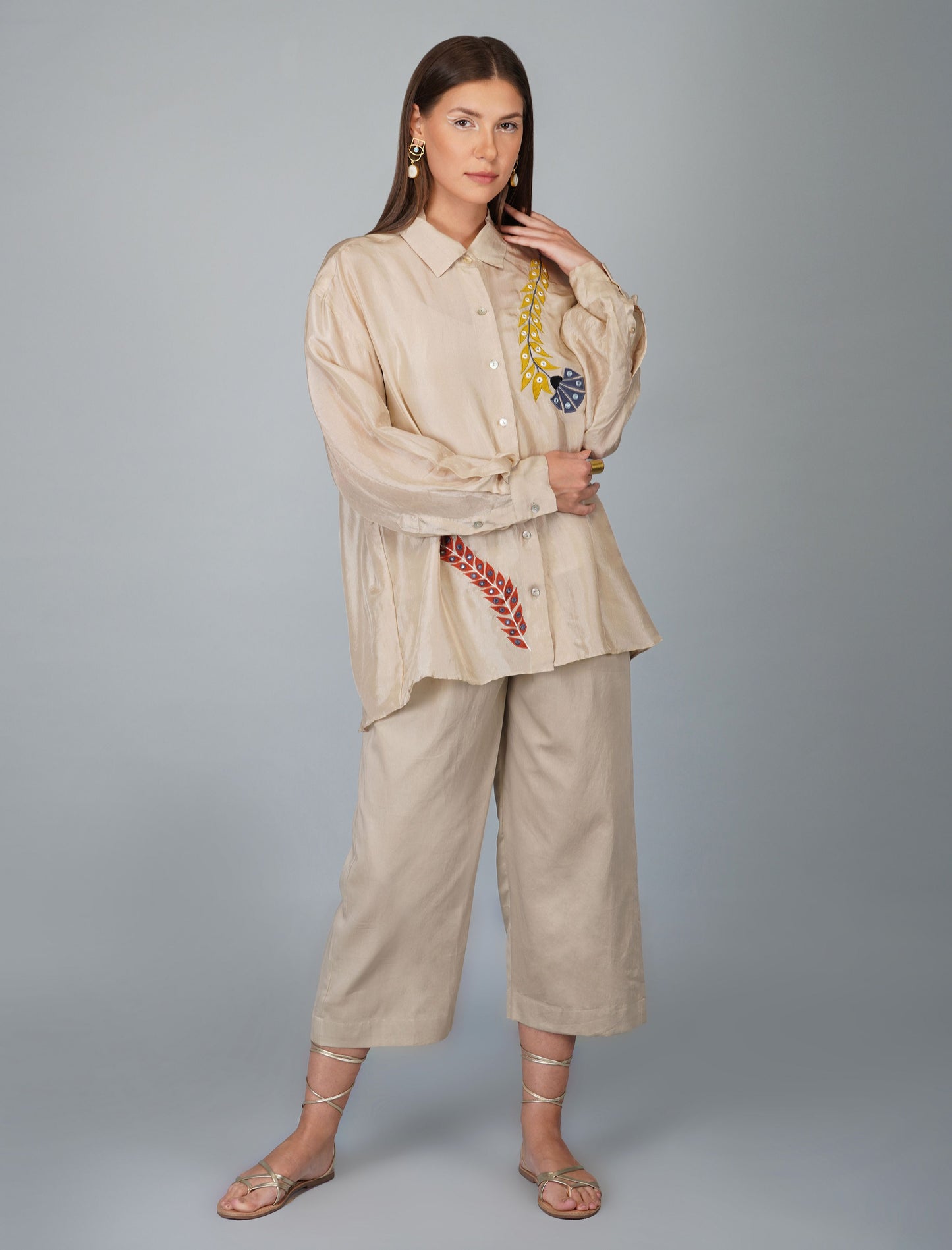 KORA OVERSIZED SHIRT WITH APPLIQUE FLOWER