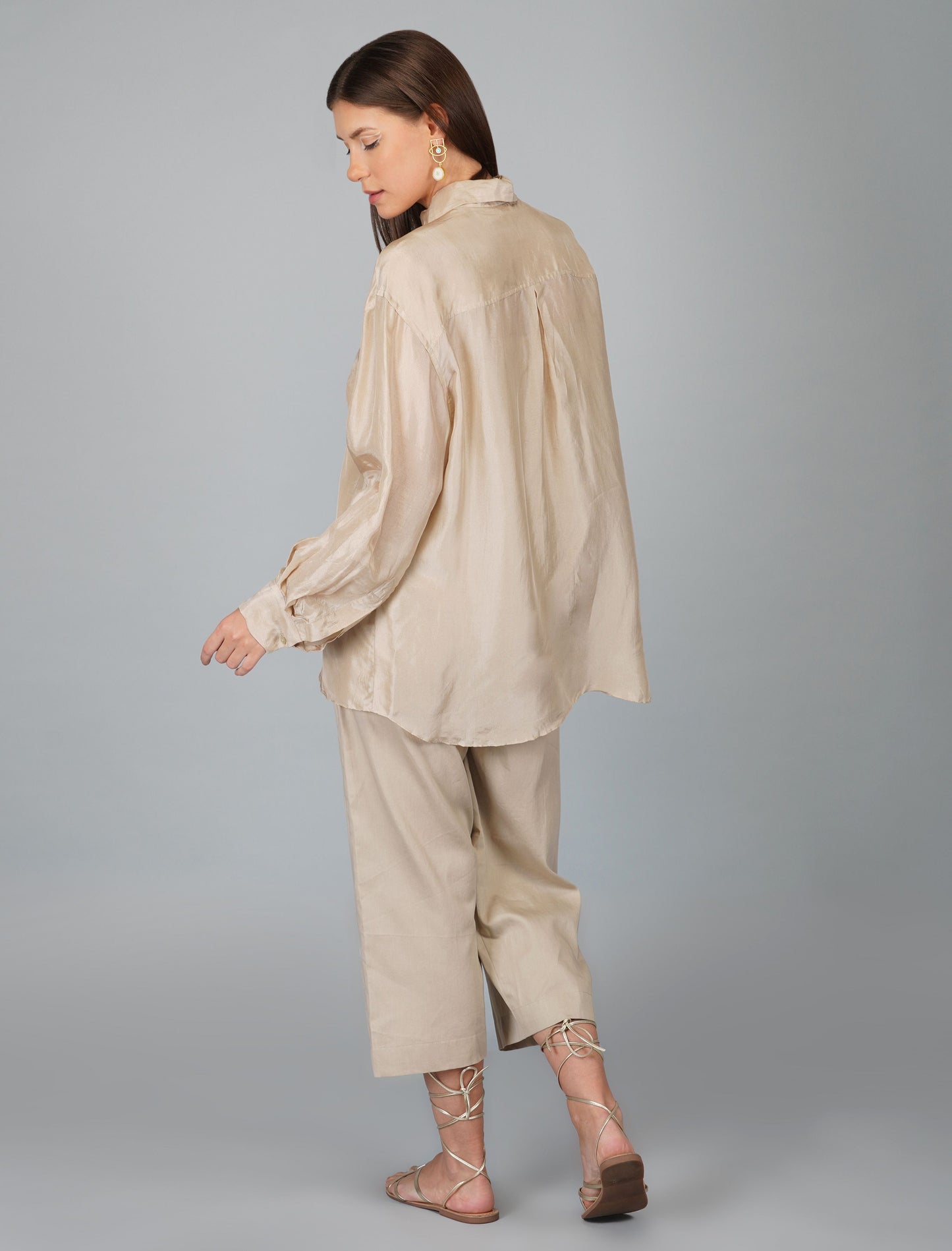 KORA OVERSIZED SHIRT WITH APPLIQUE FLOWER