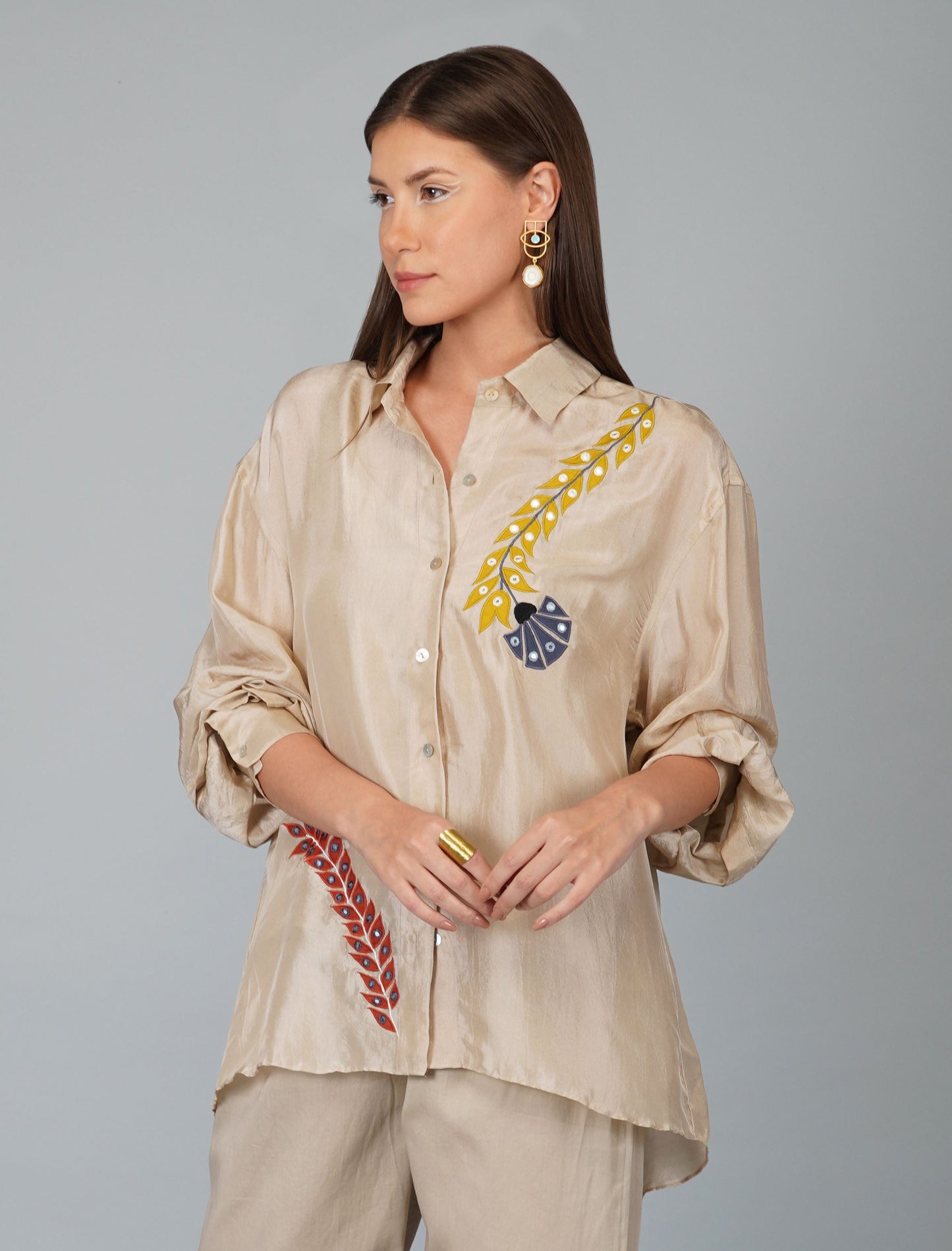 KORA OVERSIZED SHIRT WITH APPLIQUE FLOWER