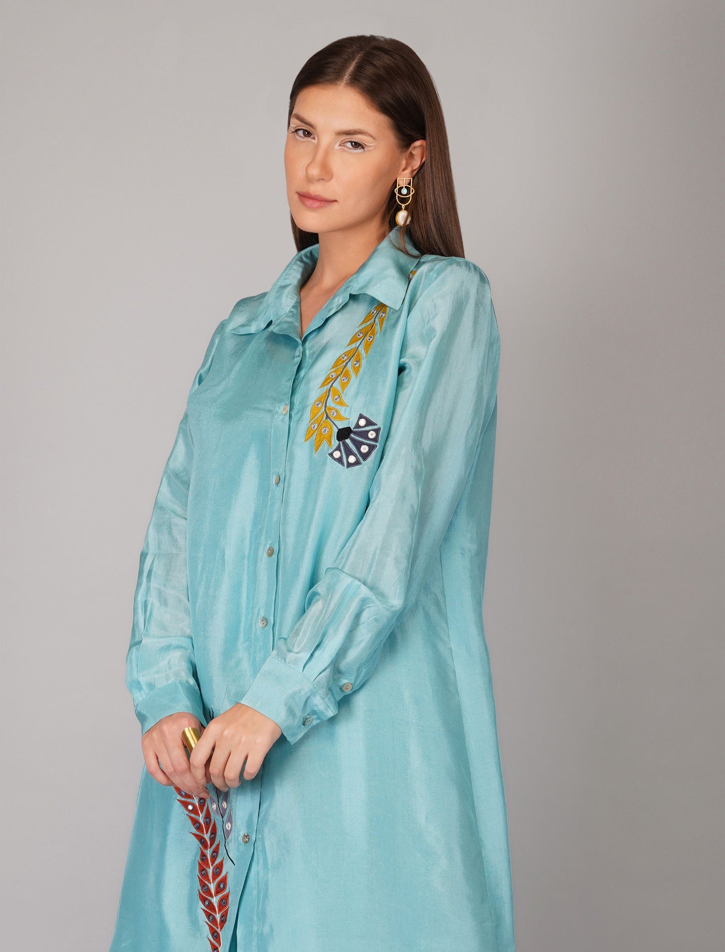 LONG SHIRT SET WITH APPLIQUE FLOWER