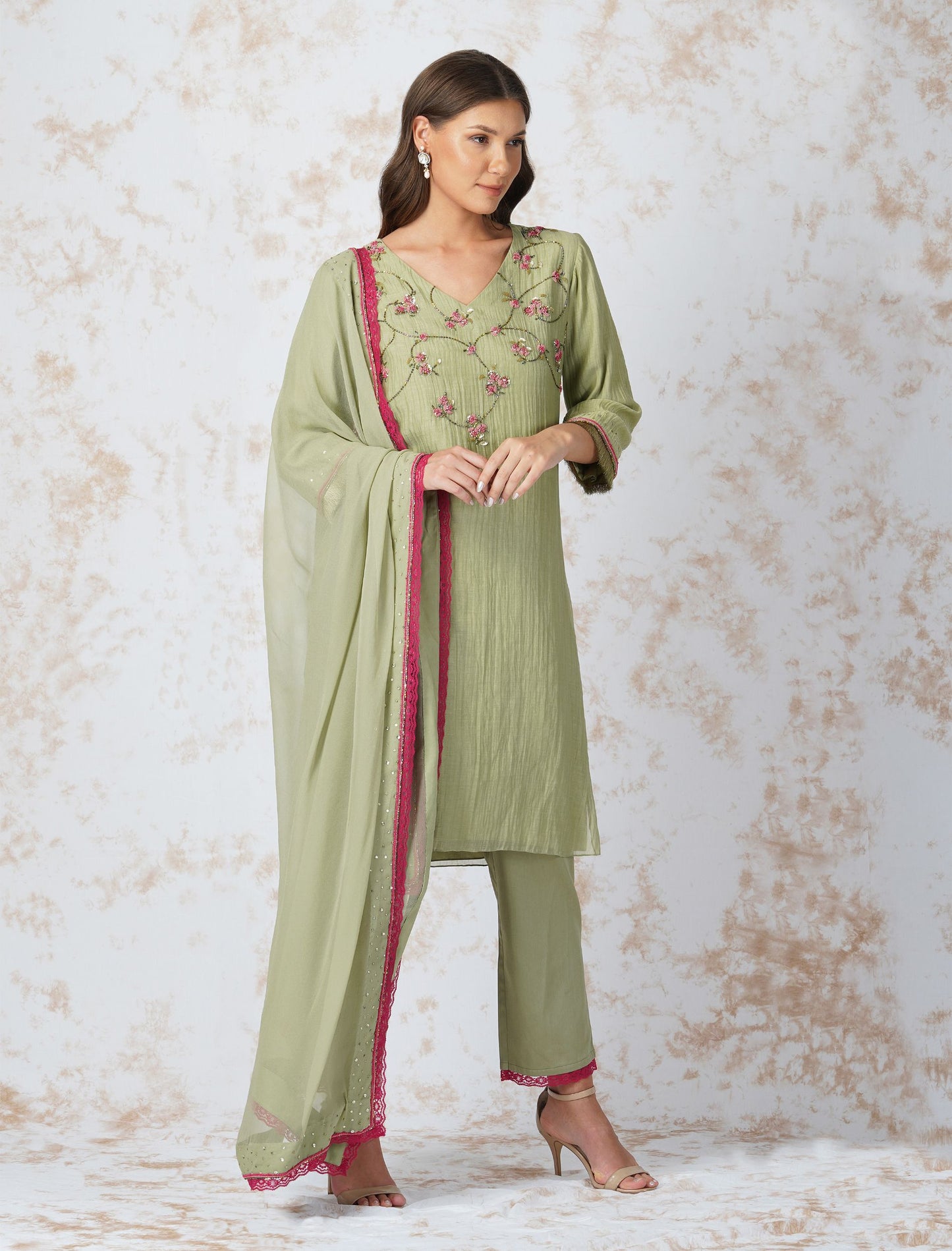 BEADED FLOWER STRAIGHT KIURTA SET