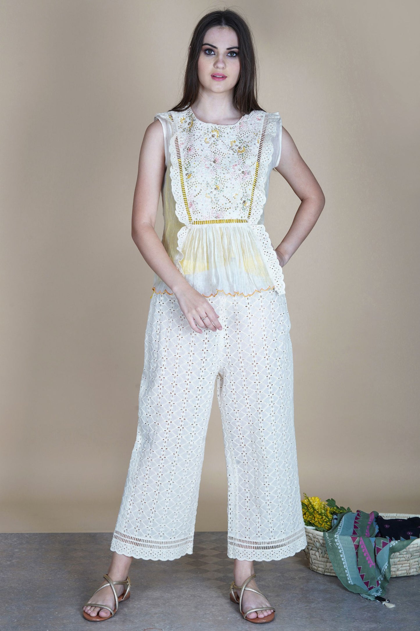 BRODERIE ANGLAISE TOP