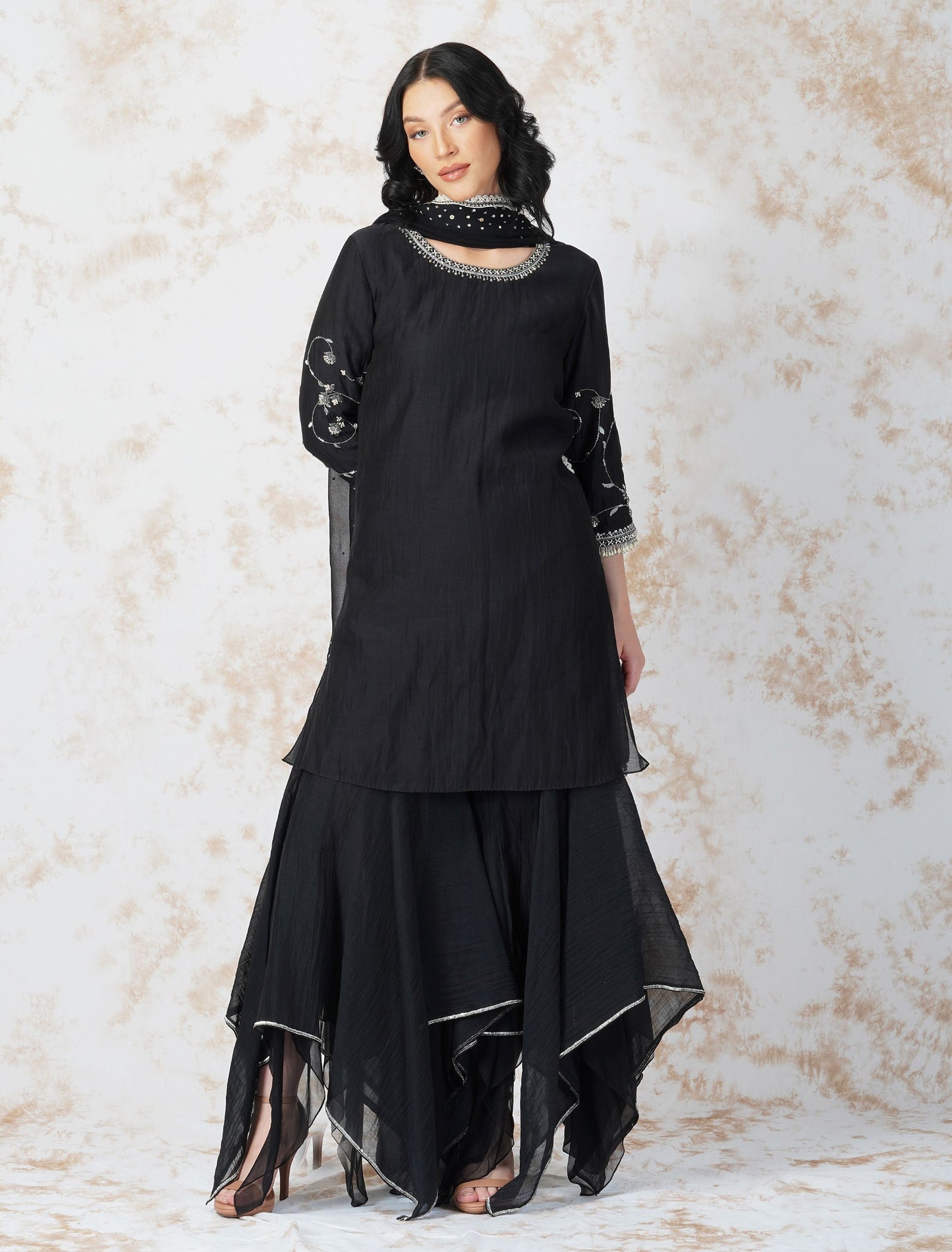 ANTIQUE WORK BLACK GARARA SET