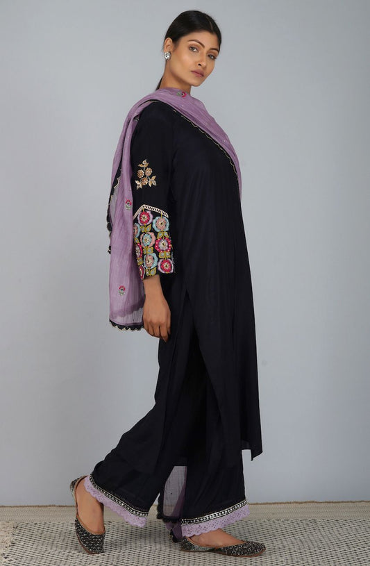 SUZANI APPLIQUE SUIT