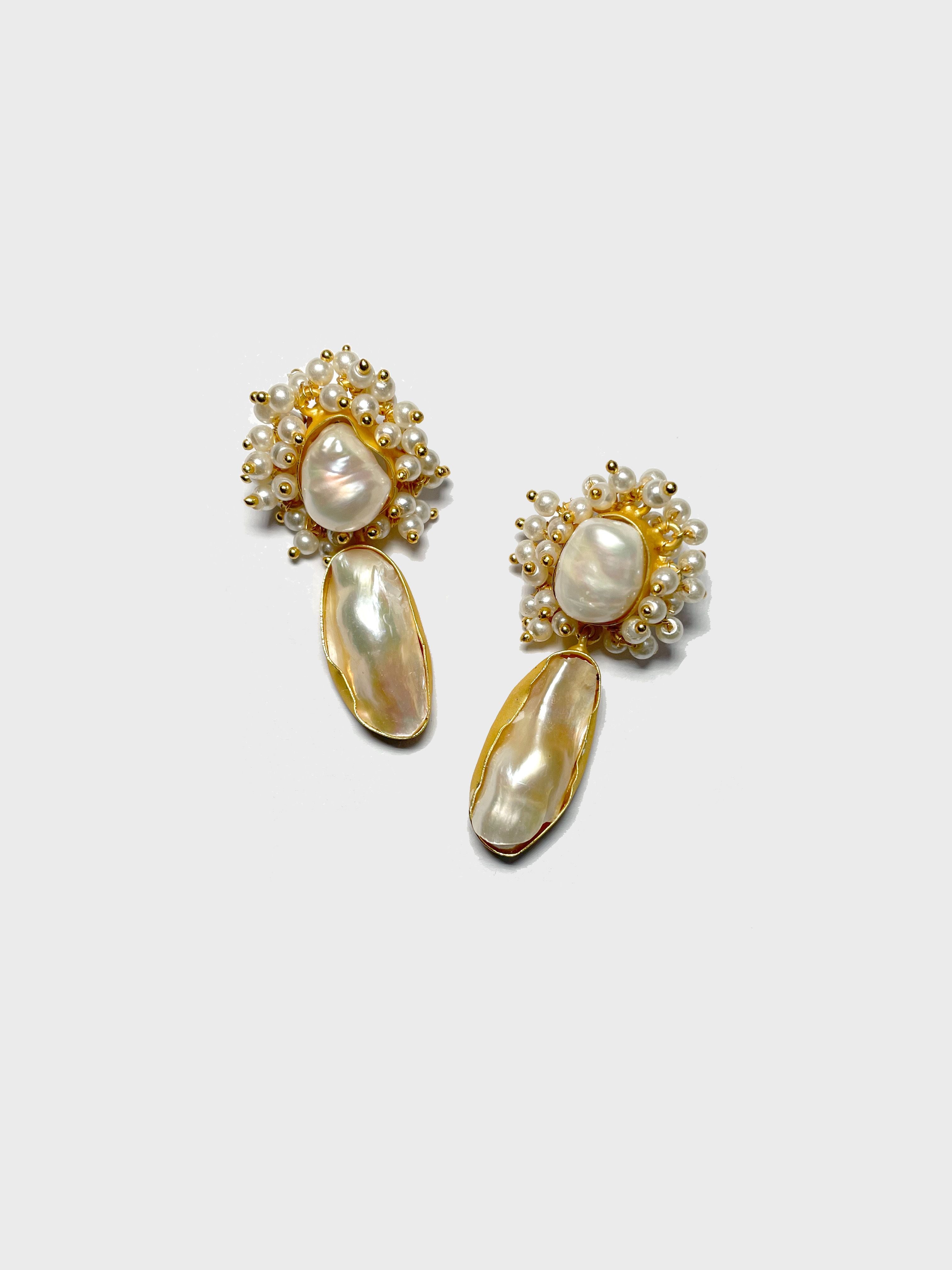 Mother of Pearl Amazon Claw Earring in 14K Gold – Annette Ferdinandsen